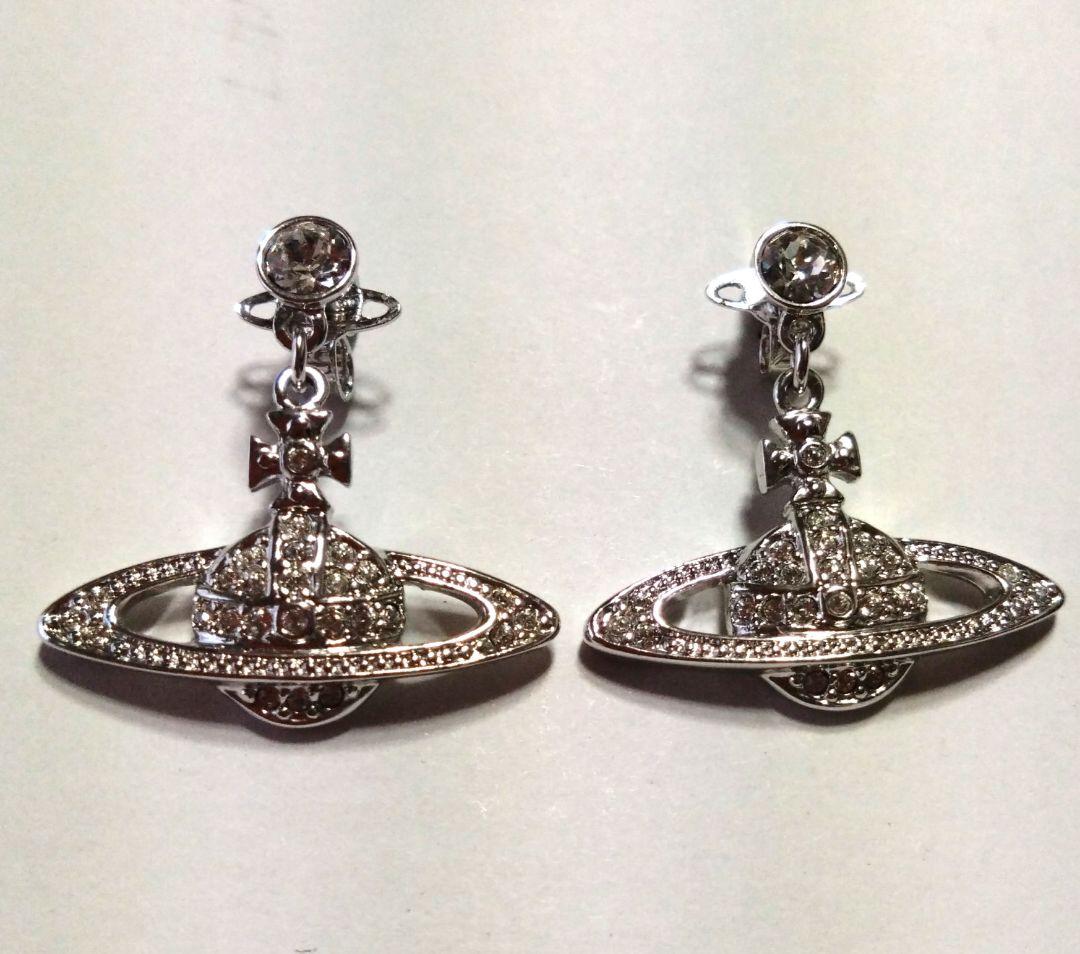 Vivienne Westwooオーブピアス シルバー縦2.5cm 横2.5cm