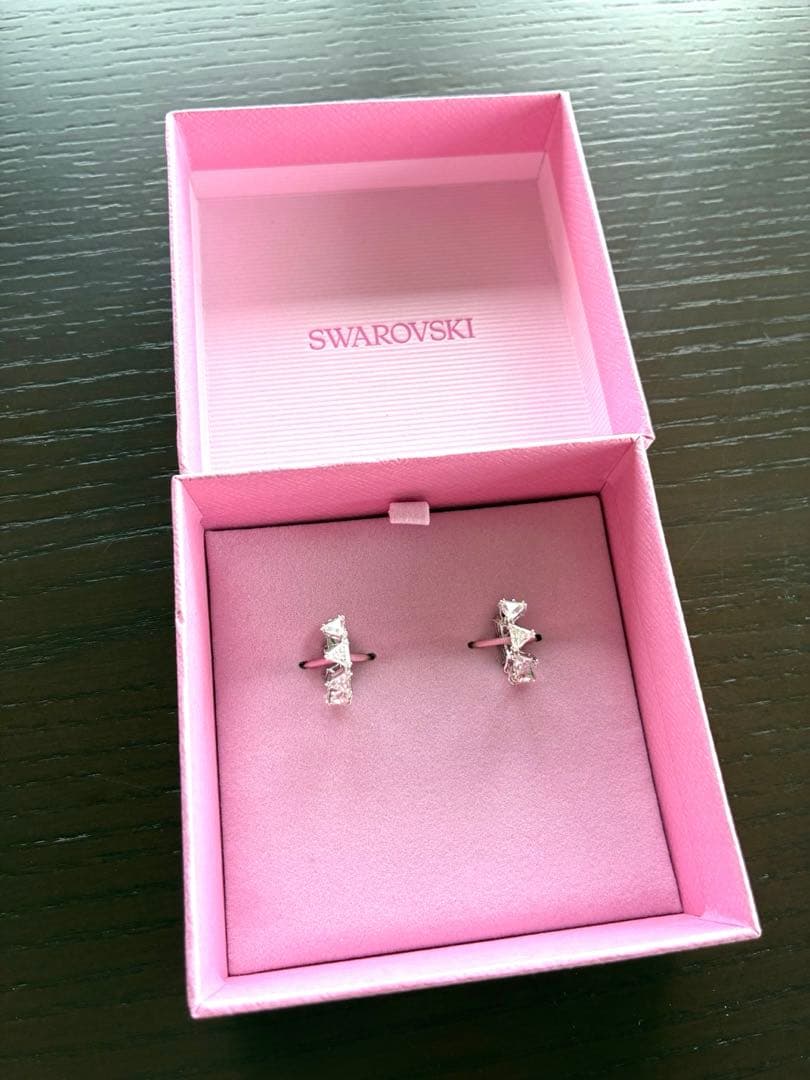 Swarovski スワロフスキー トライアングルピアス