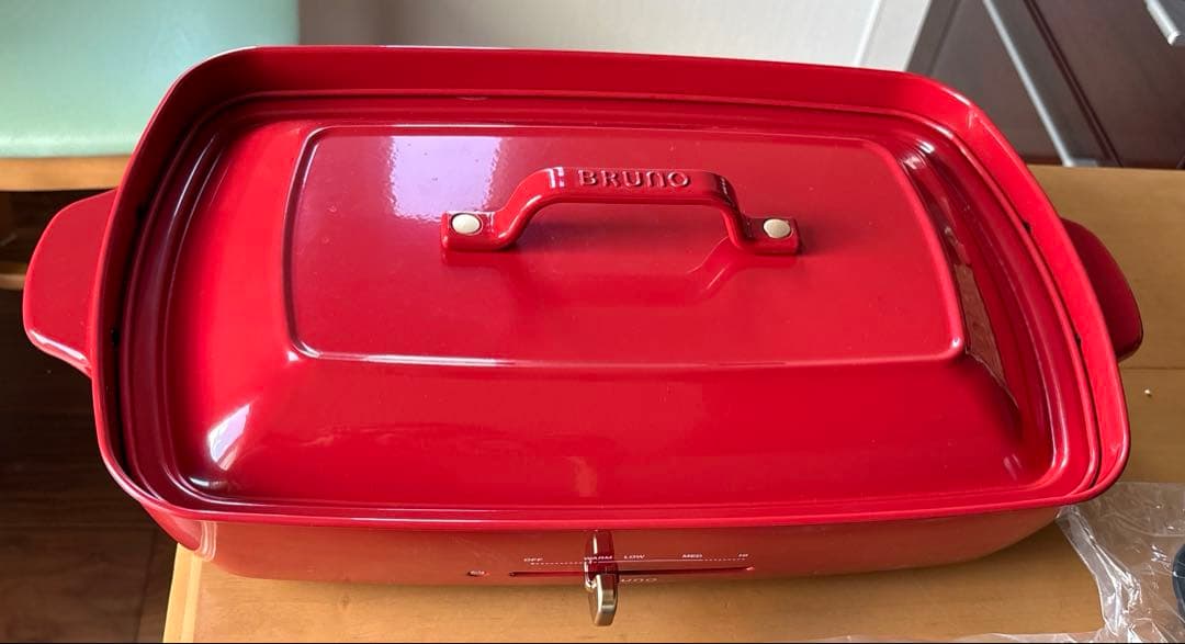 メルカリ市価格‼️Bruno ホットプレート＋仕切り鍋set 箱付　ほぼ未使用