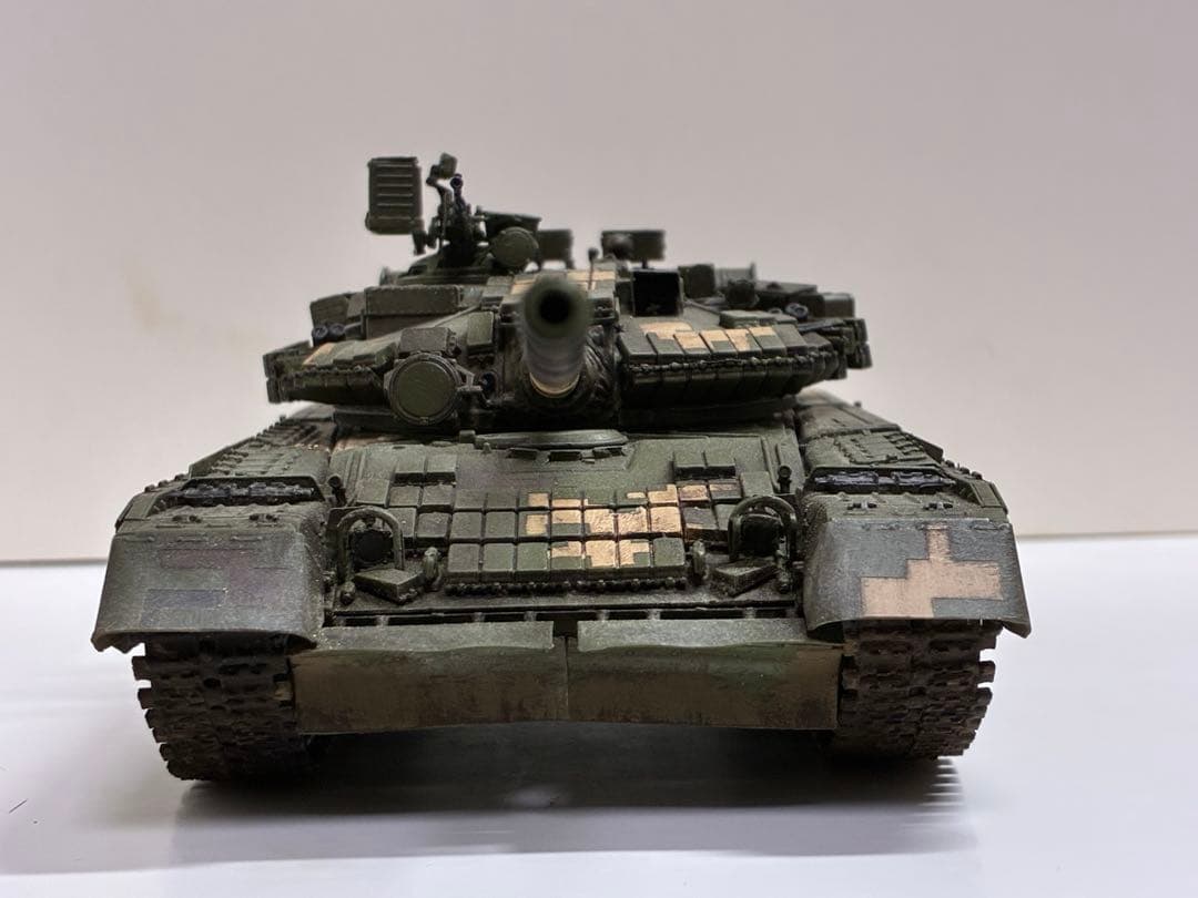 トランペッター 1/35 T-80BV 完成品 戦車 模型 ウクライナ