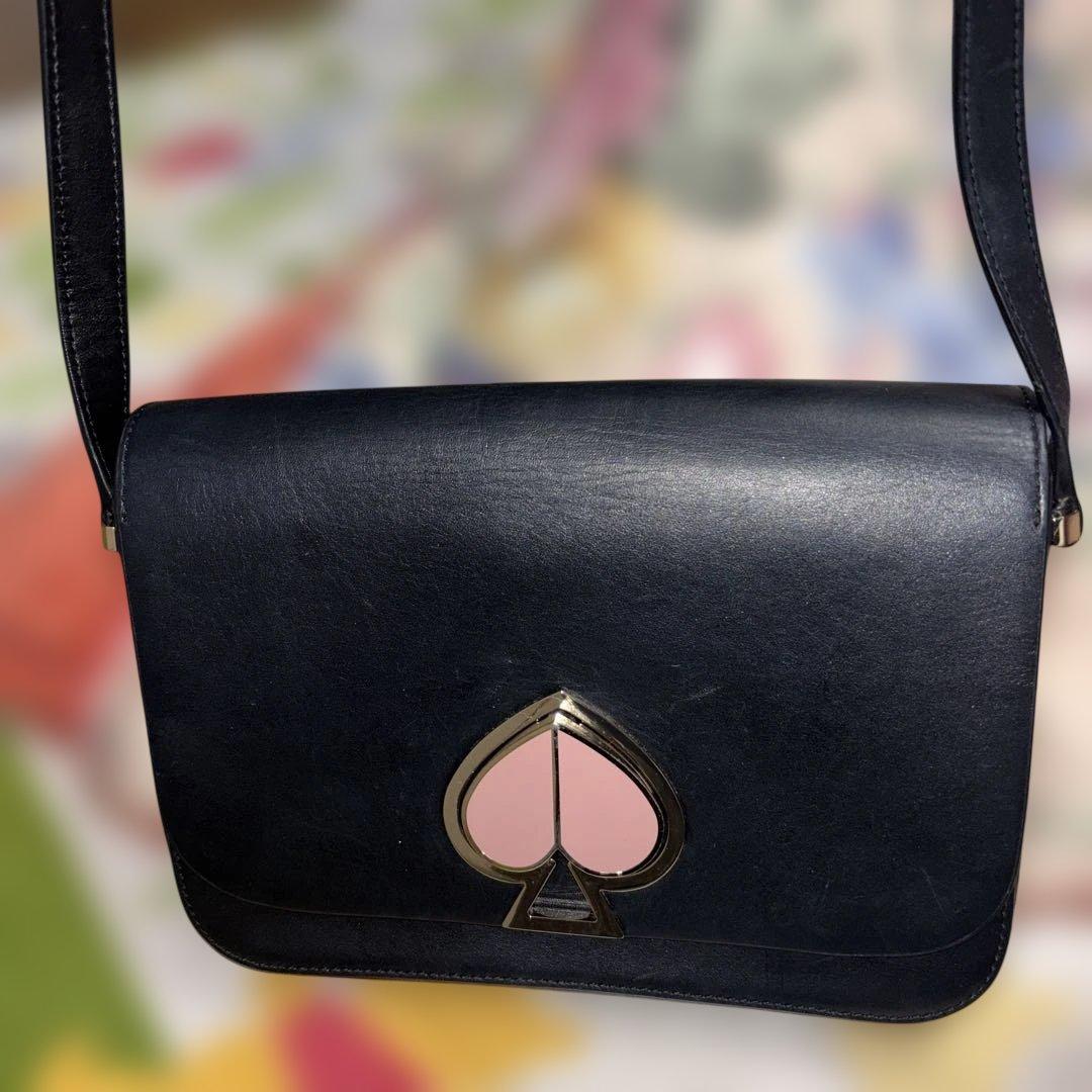 未使用に近い　Kate spadeレザーショルダーバッグ ハート型ロゴ