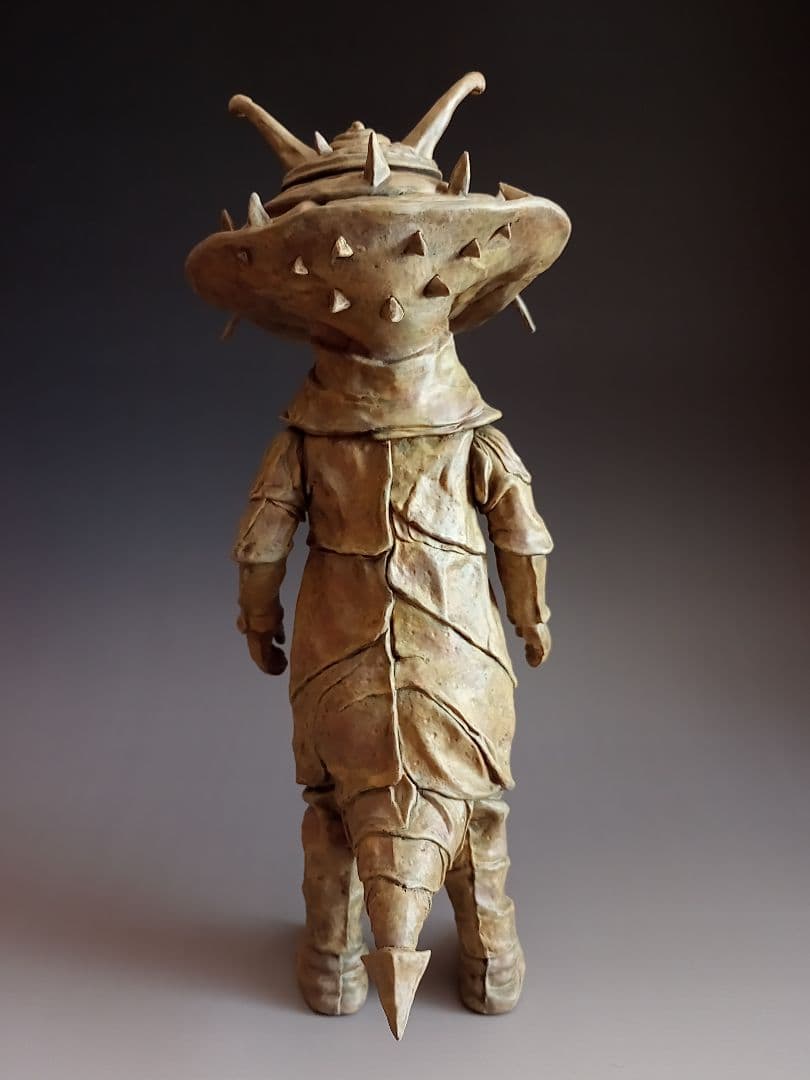 ビリケン商会 カネゴン リアルモデルキット（ソフビ）完成品 ウエーブ