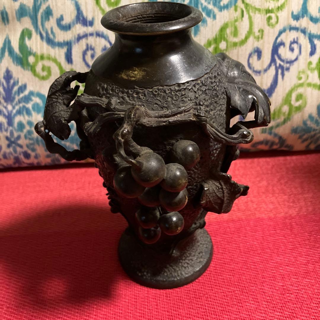 希少レトロな赤堀信平 銅製 盛上 葡萄文 花瓶