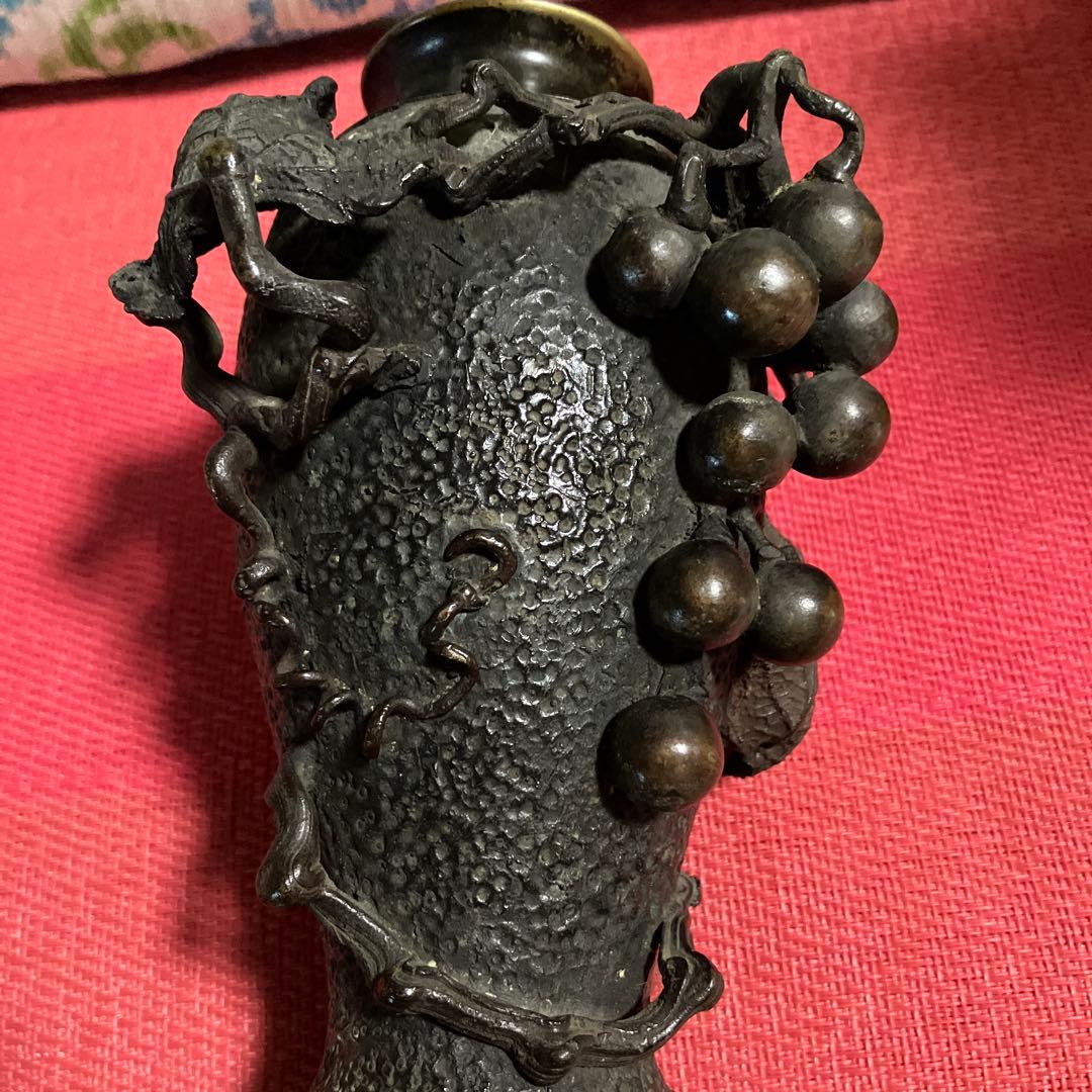 希少レトロな赤堀信平 銅製 盛上 葡萄文 花瓶