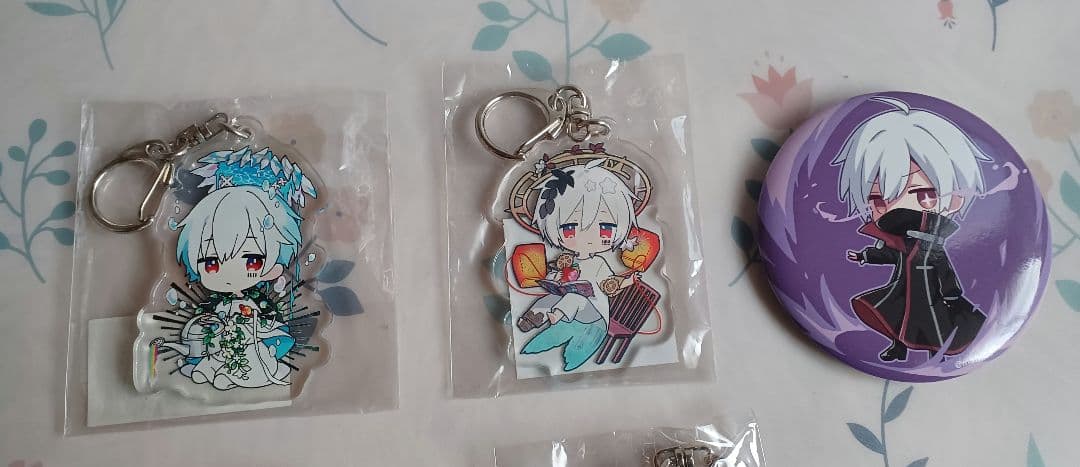 まふまふ アクリルキーホルダー 缶バッジセット - メルカリ