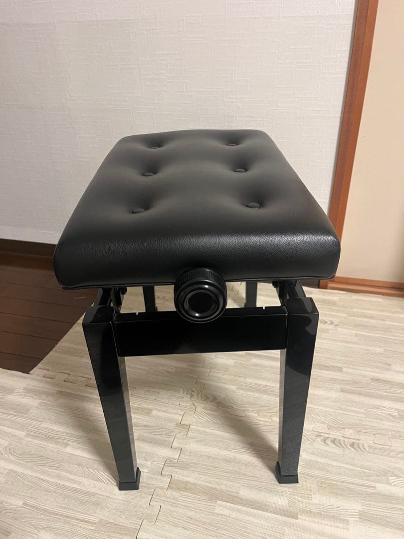 ピアノ　椅子