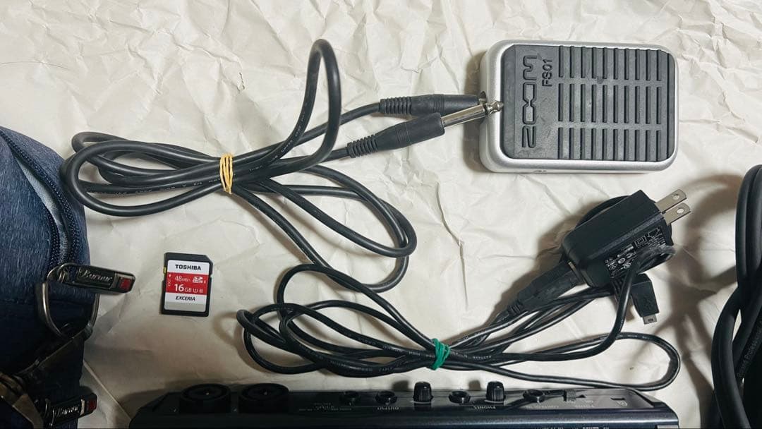 ZOOM R8 MTRとSDカード付き16GBとフットペダルとケースとシールド