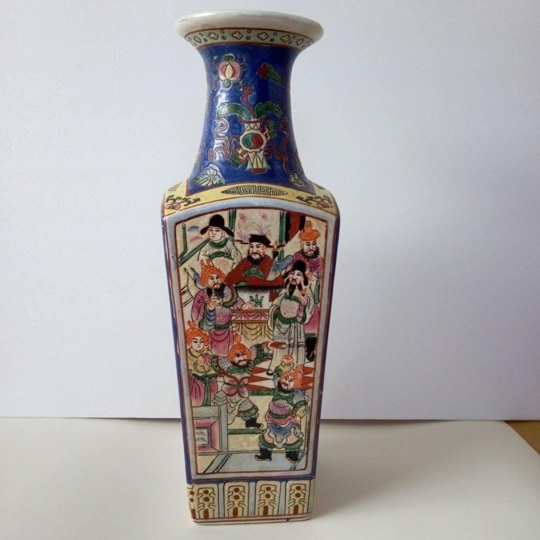 中国古玩 大清同治年製 唐人紋様 花瓶