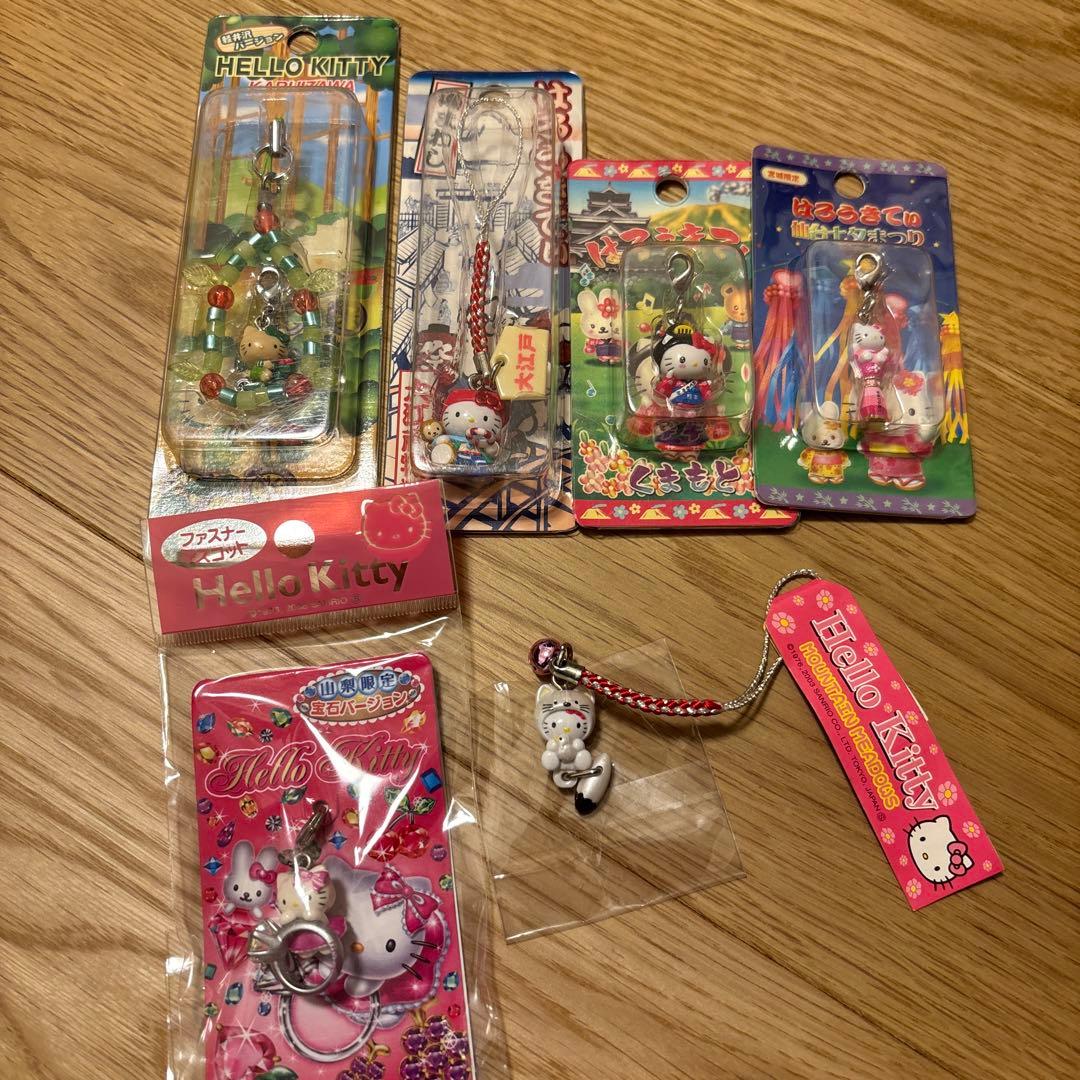 ご当地キティちゃん　64点