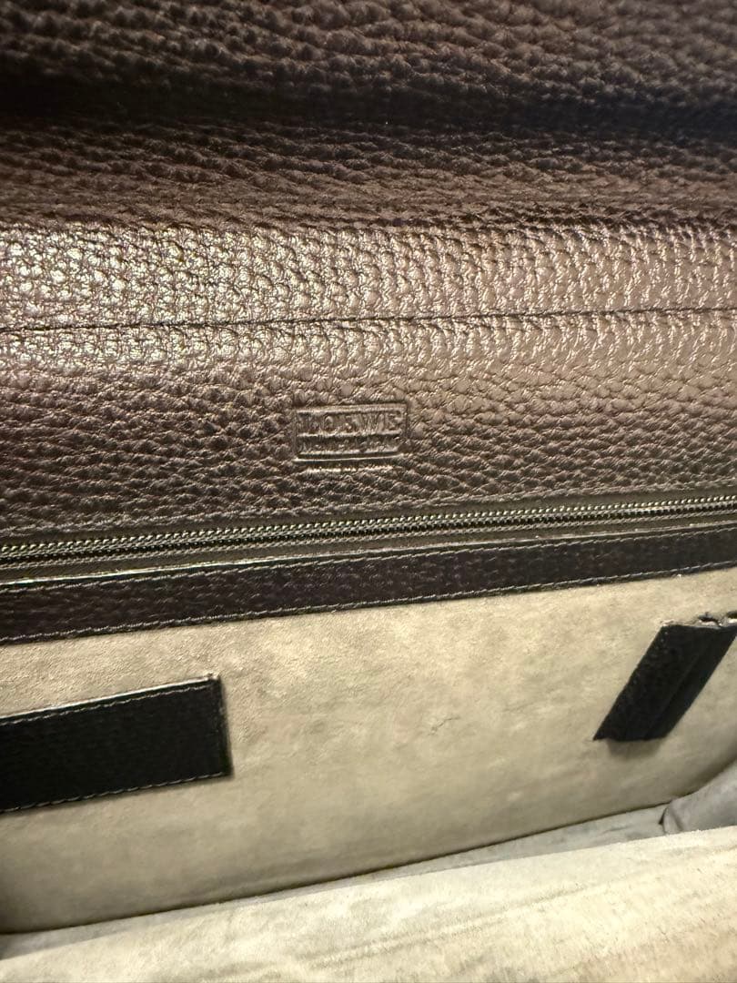 美品未使用〈LOEWEロエベビジネスバッグ ブラックレザー〉