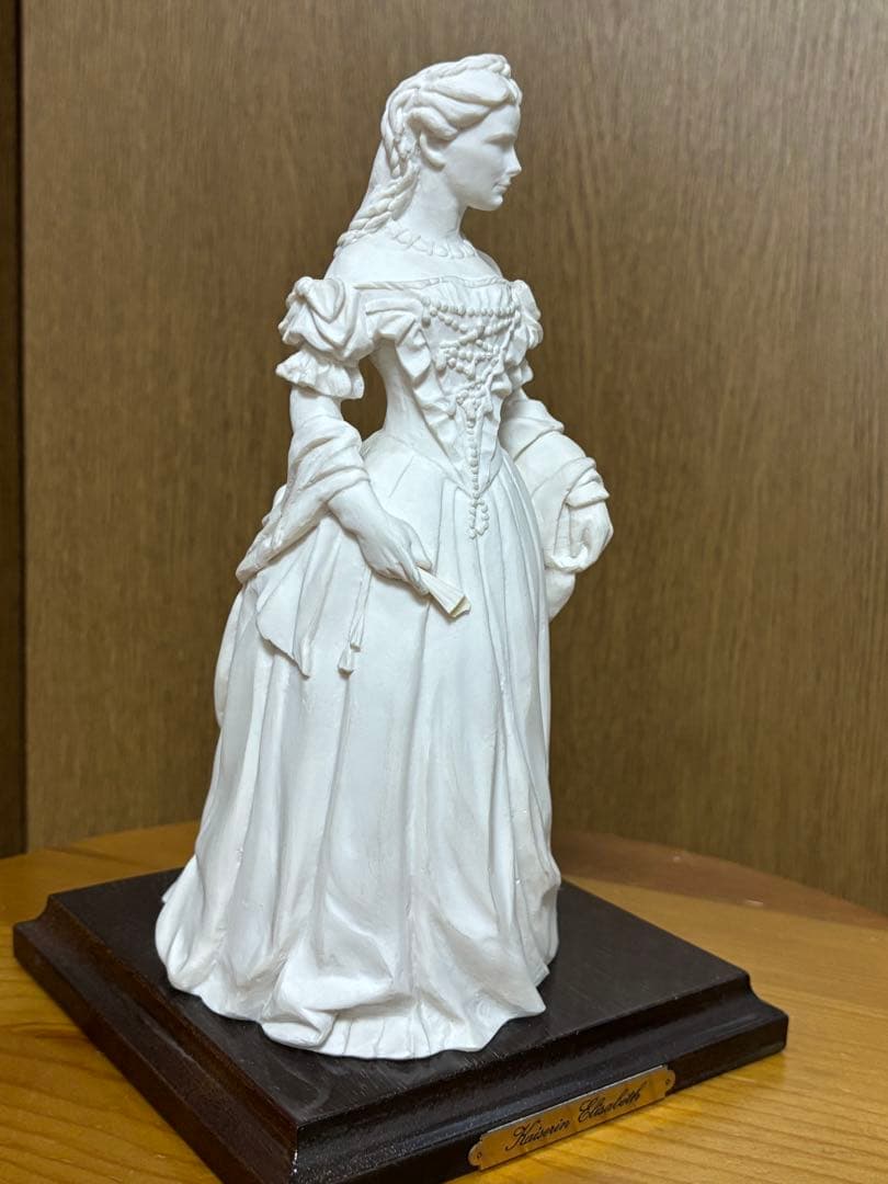 皇妃エリザベートの像 ジャンク