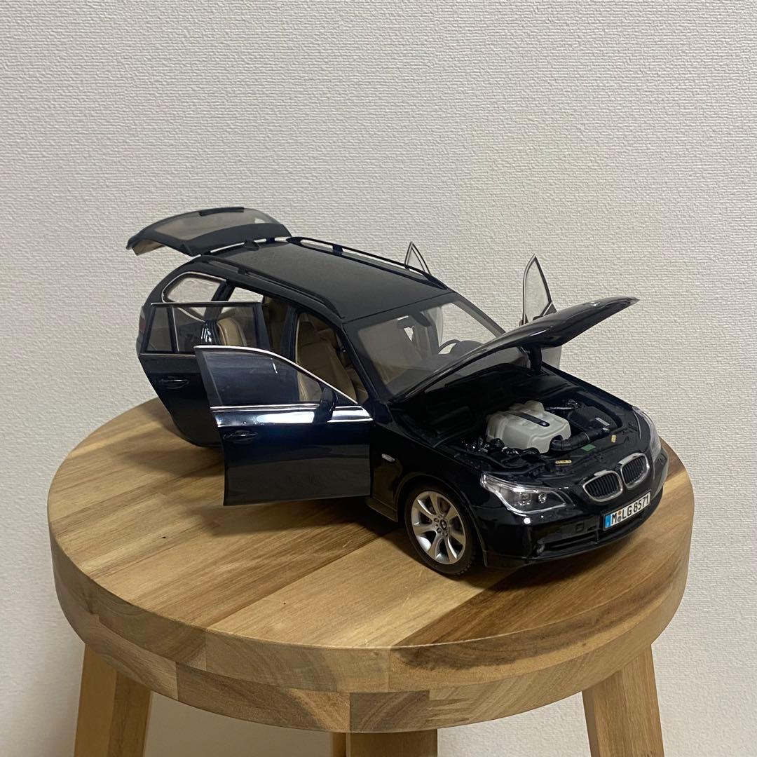 1/18 ディーラー特注　BMW 5 Series Touring 545i