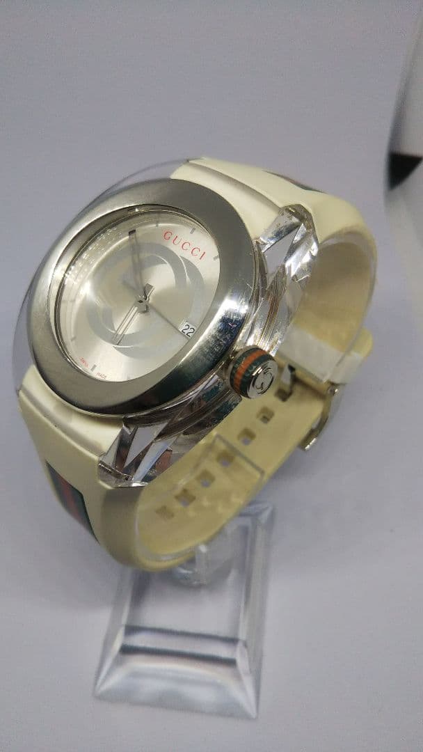 【電池交換済み】GUCCI ホワイトラバーベルト 時計