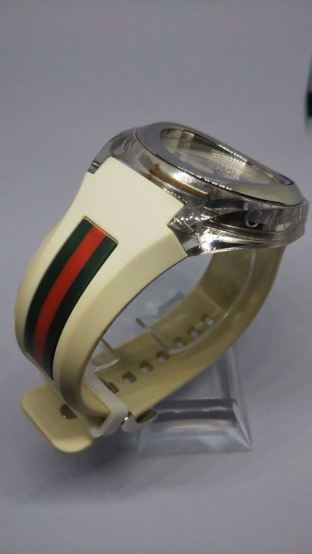 【電池交換済み】GUCCI ホワイトラバーベルト 時計