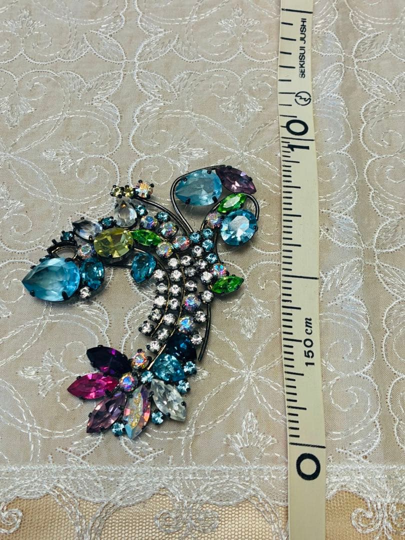 CHRISTIAN LACROIX 多色ブローチ 石外れ有 特価