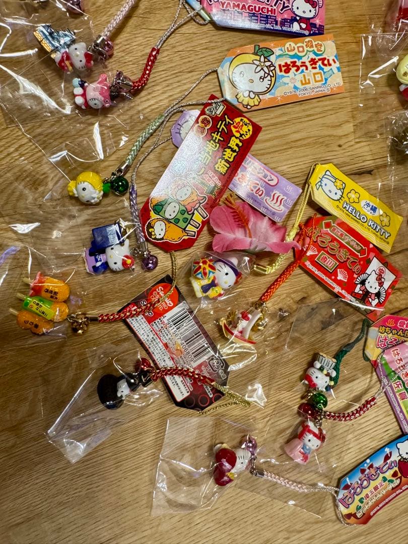 チ*王様 ハローキティ ストラップ 41➕2個セット おまけつき