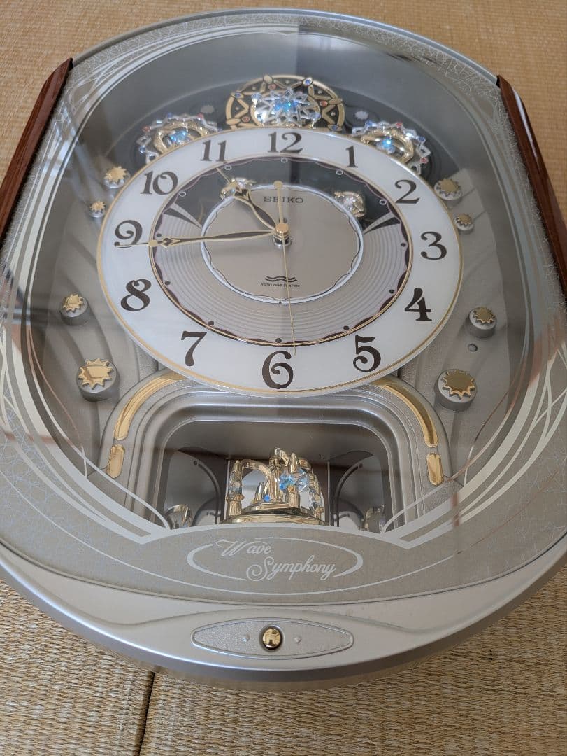 【美品】SEIKO 電波掛時計 クリスタル装飾