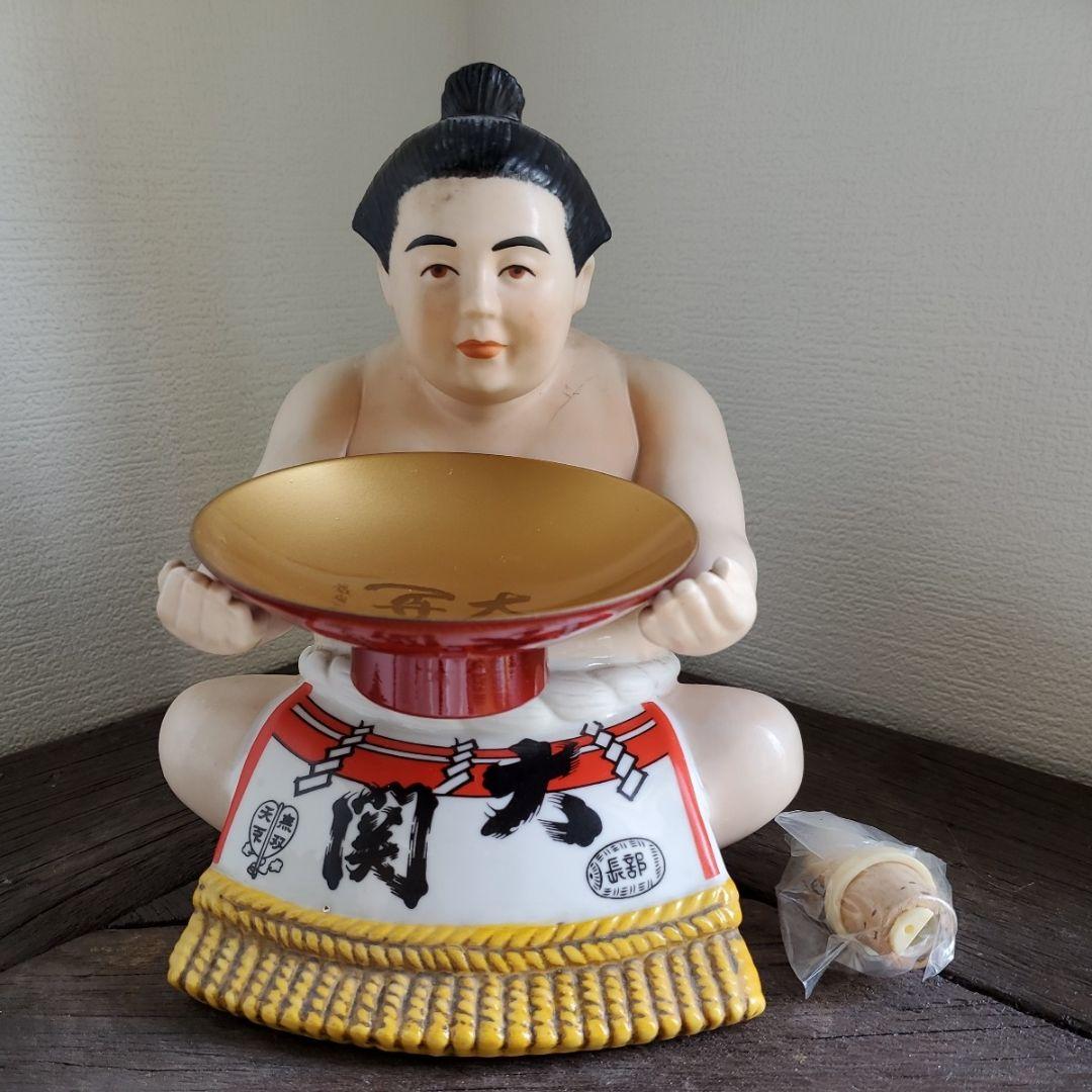 相撲人形型ボトル 大関 酒ボトル 日本相撲協会設立100周年を記念した