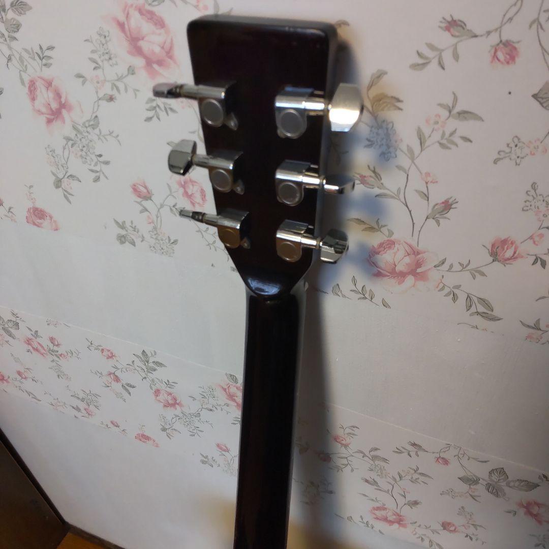 格安品です！Lumber アコースティックギター 各種付属品付きです。