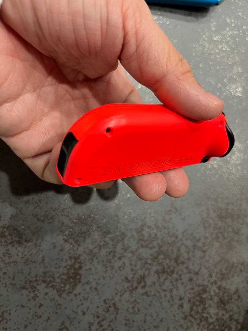 Nintendo Switch 本体 青と赤のJoy-Con付き