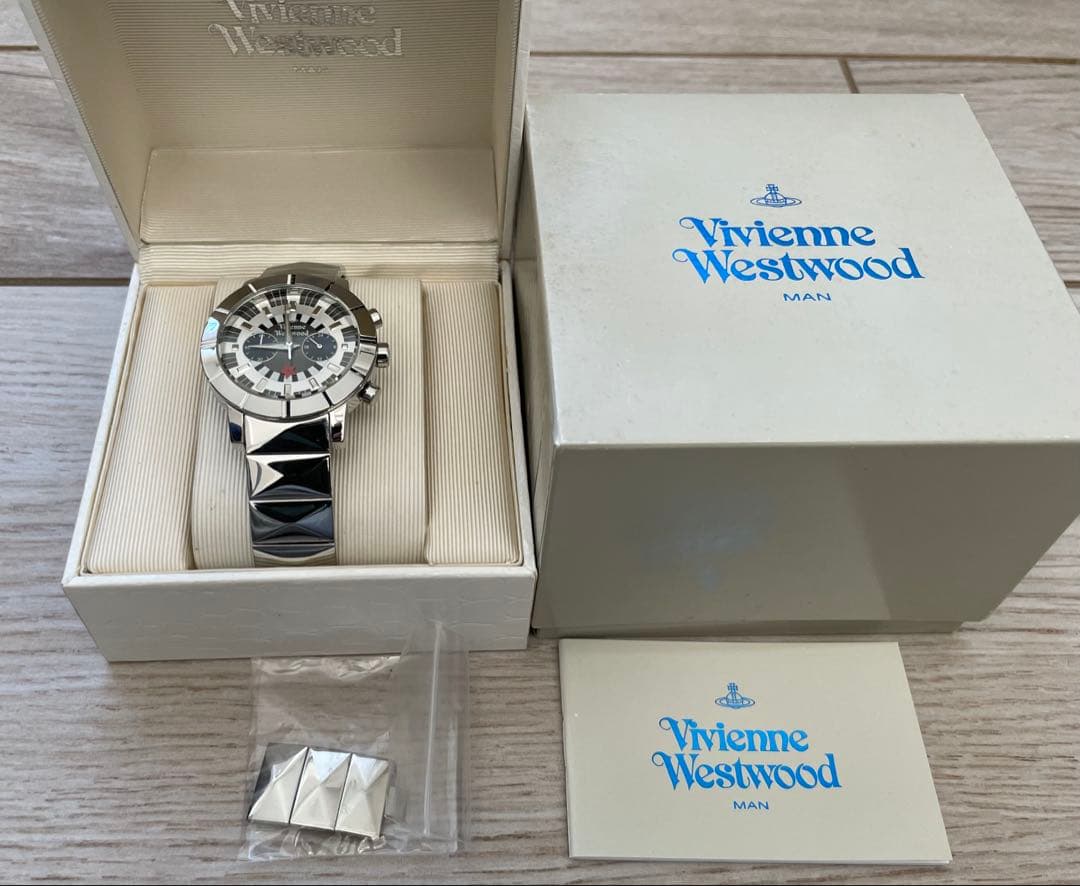 Vivienne Westwood VW-2049 シルバー腕時計