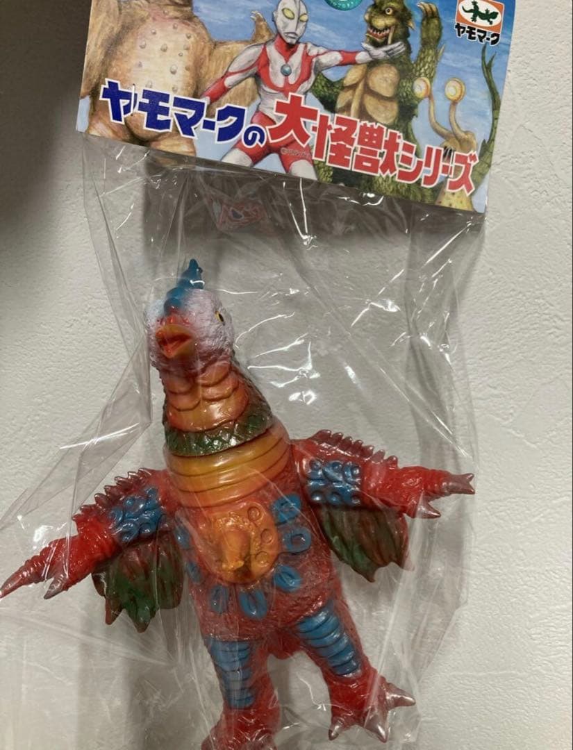 ヤモマーク　ブラックピジョン 赤 スーフェス ソフビ　フィギュア