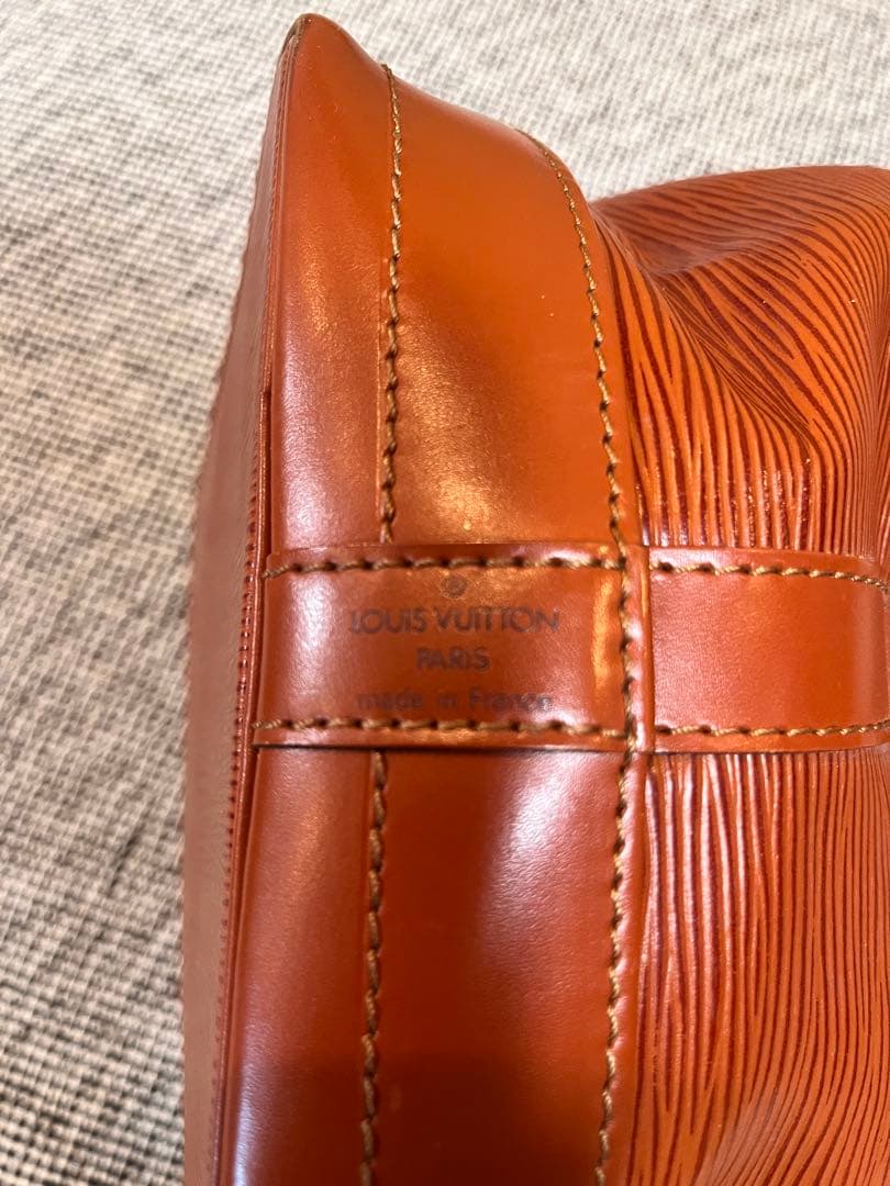 ルイヴィトン ショルダーバッグ エピ ノエ ポシェット付　 巾着型　ブラウン