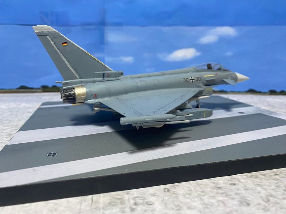 限定値下げ　1/72 プラモデル完成品　ユーロファイター　ハセガワ