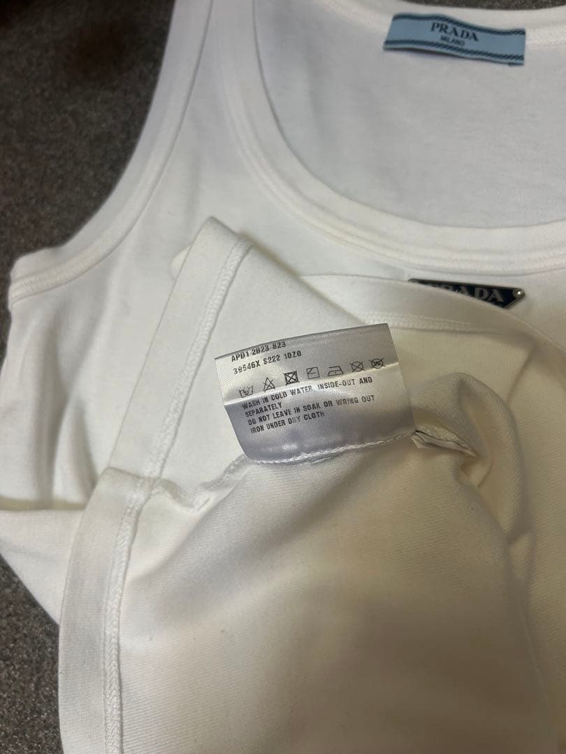 PRADA 三角ロゴ　タンクトップ　サイズ36