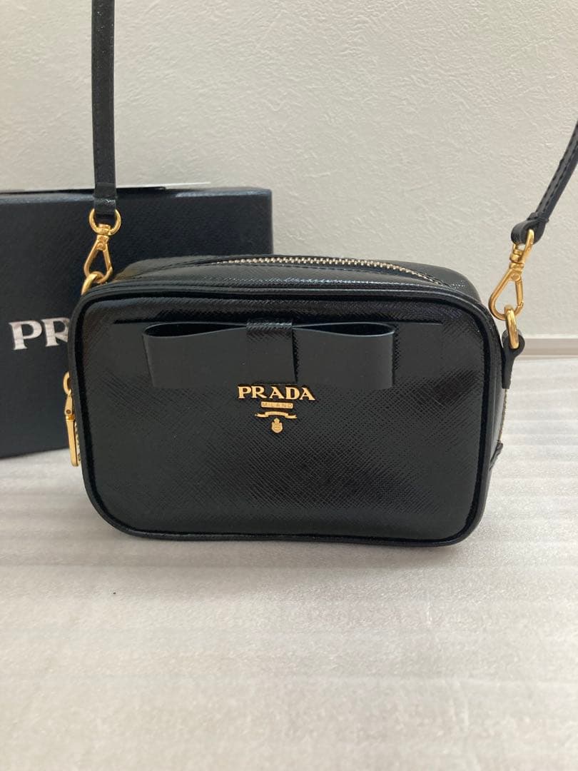ド*ー様 PRADA プラダ　ポシェット　ショルダーバッグ　パーティーバッ
