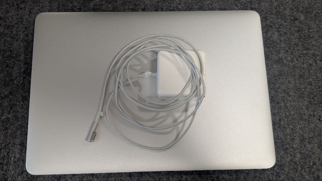 Apple MacBookAir Mid2011 シルバー 充電器付き