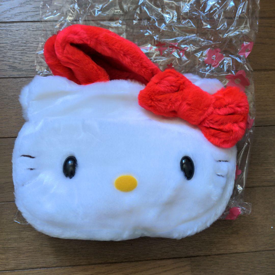 キティちゃんのぬいぐるみ