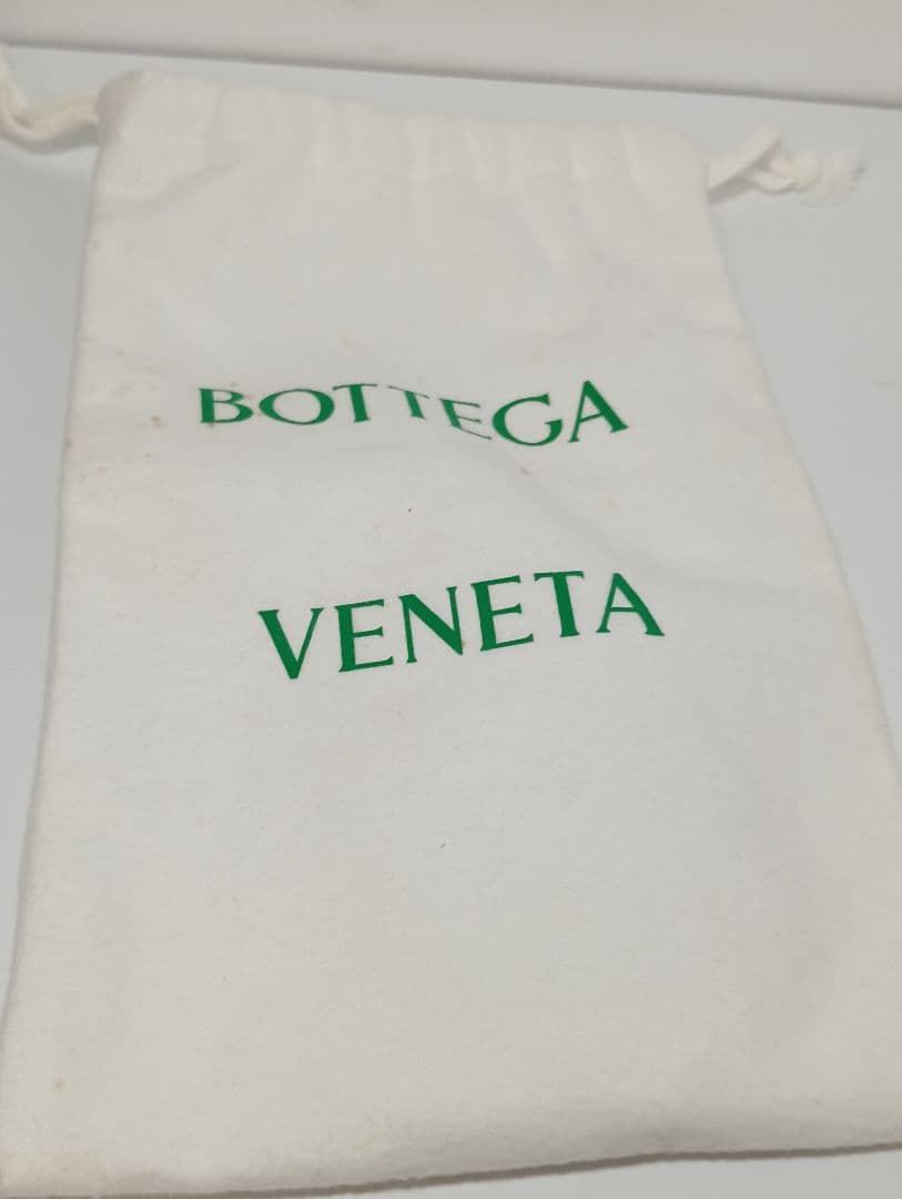 BOTTEGA VENETA　ボッテガベネタ　イントレチャート ブレスレット　白