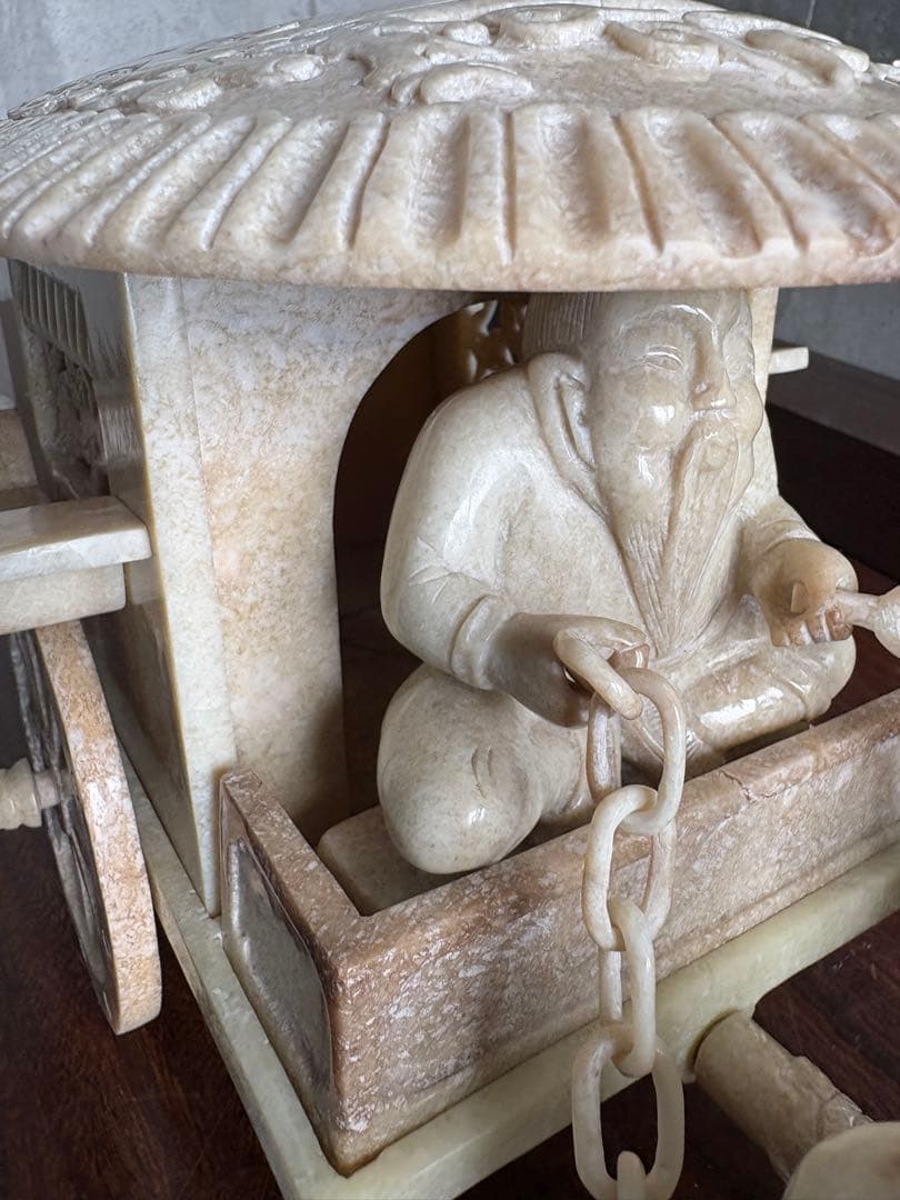 ジブリ様専用⭐︎石？玉？の大きな中国的置物 馴鹿車？