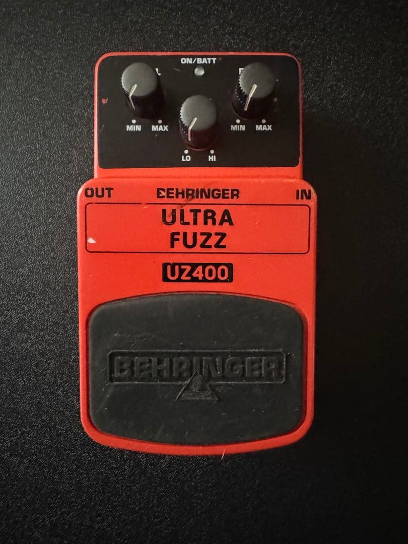 BEHRINGER UZ400 ULTRA FUZZ ギター エフェクター