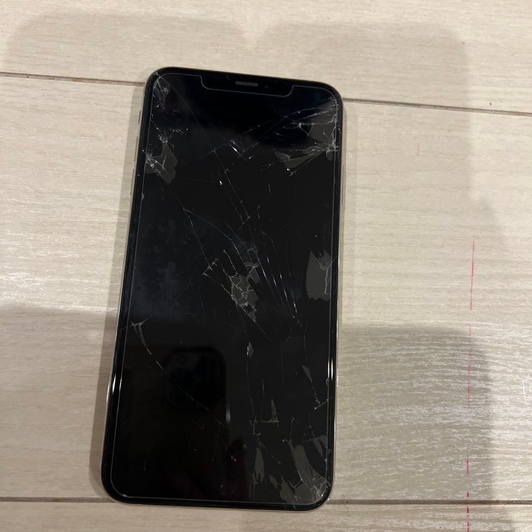 iPhone XSMAXシルバー画面割れありジャンク品