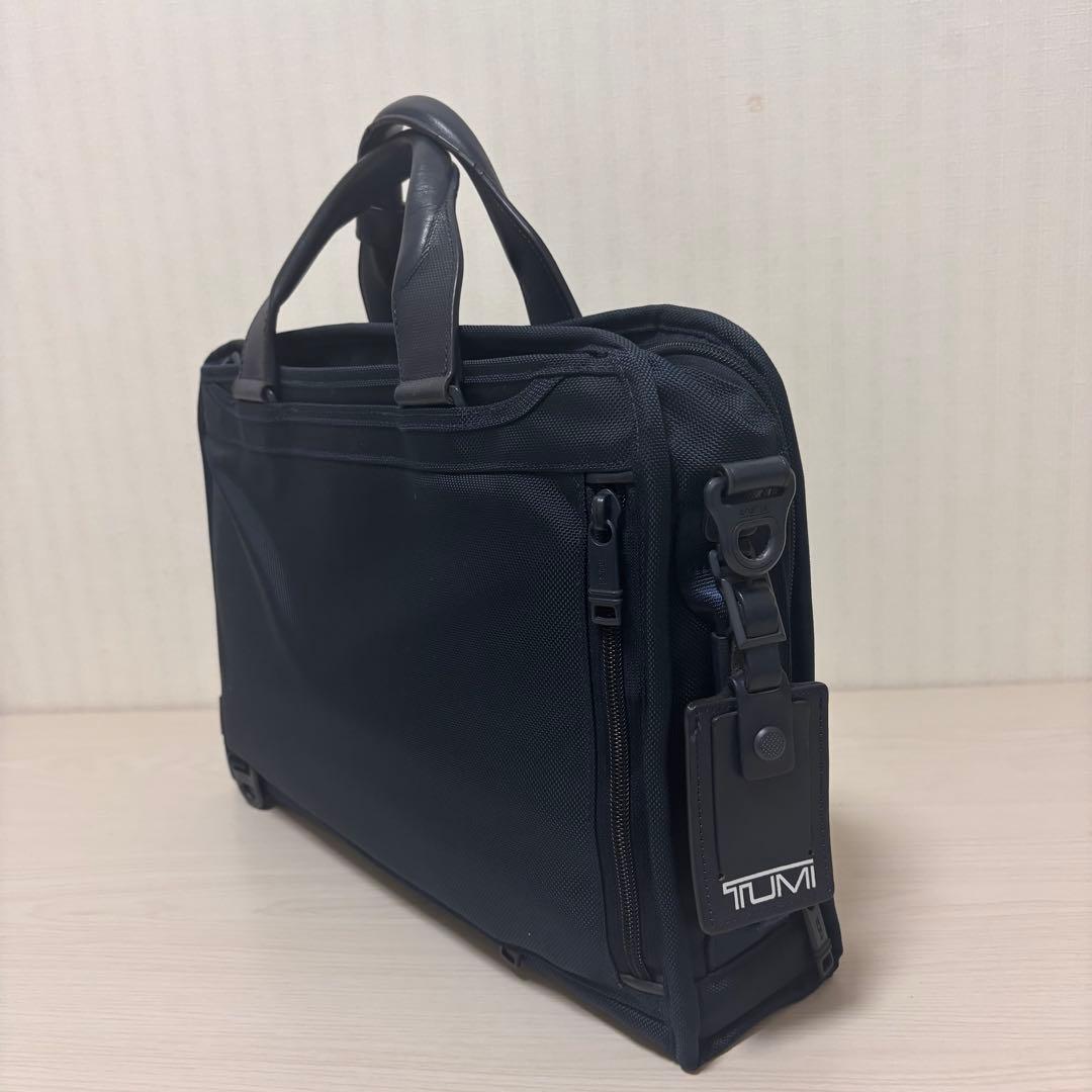 【SHIPS別注】 TUMI ネイビー ビジネスバッグ