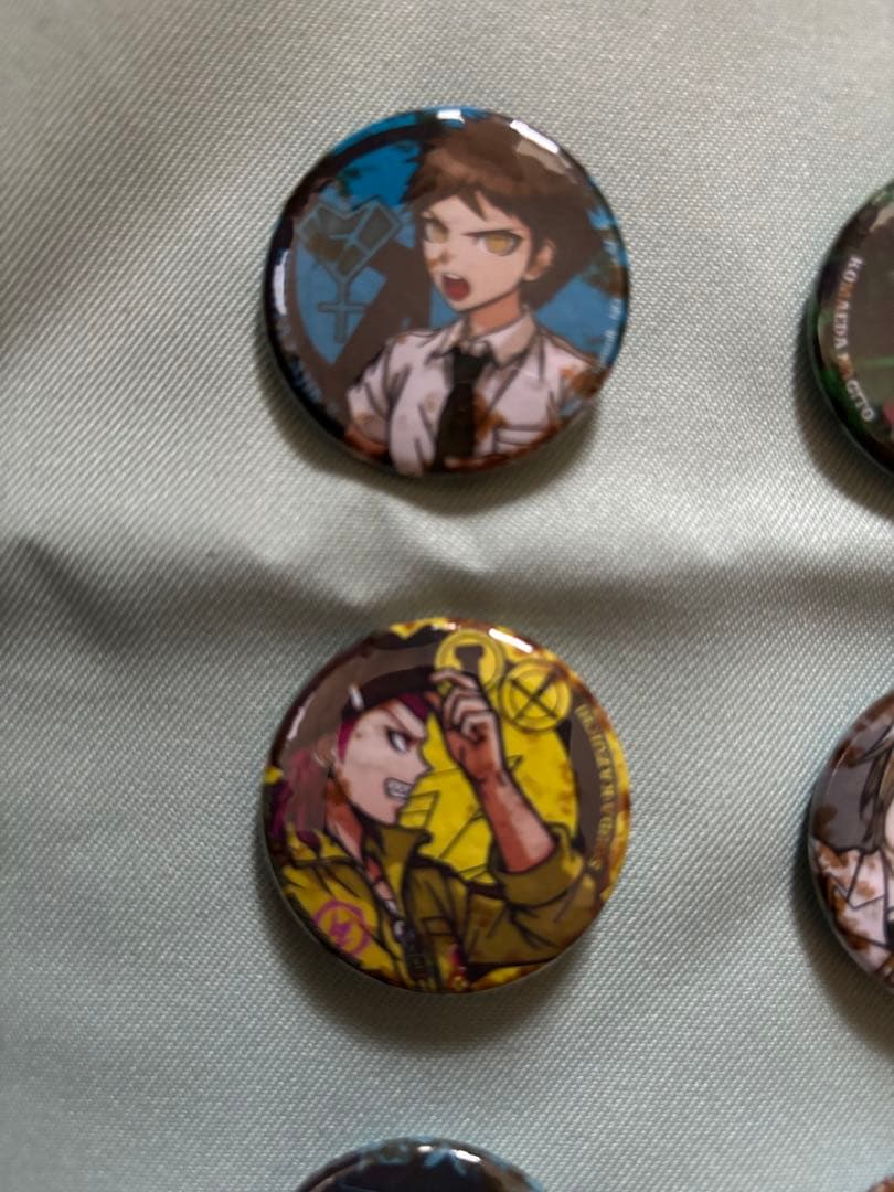 スーパーダンガンロンパ2 左右田和一カラオケの鉄人コラボ缶バッジ2点