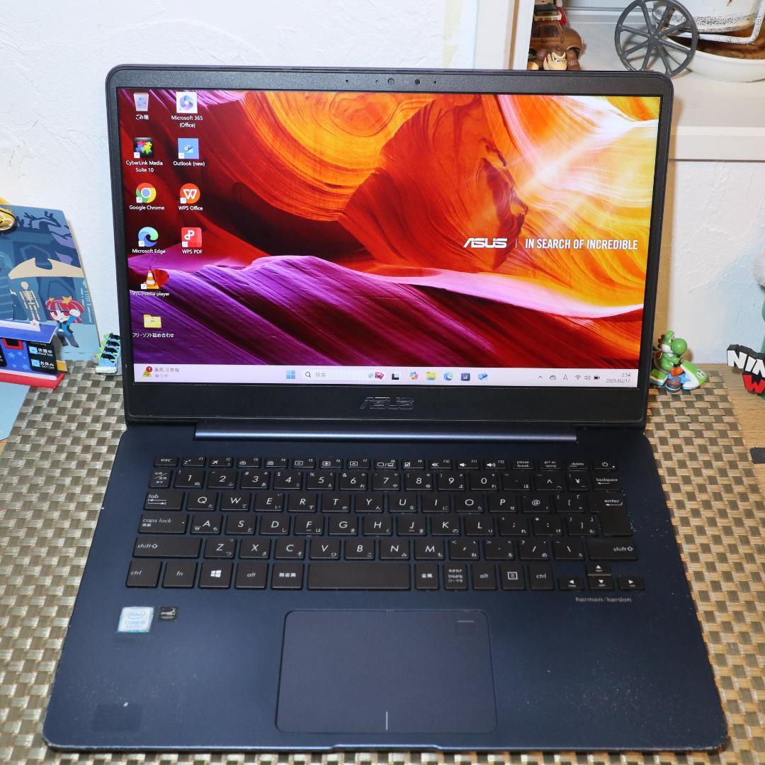 小型！Win11公式対応8世代Corei5/SSD/メ8G/無線/カメラ/FHD