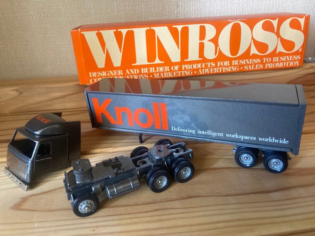 Knoll トラクター　模型