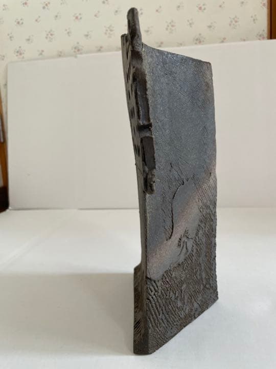 亀井勝　灰釉花入　 共箱・共布・栞