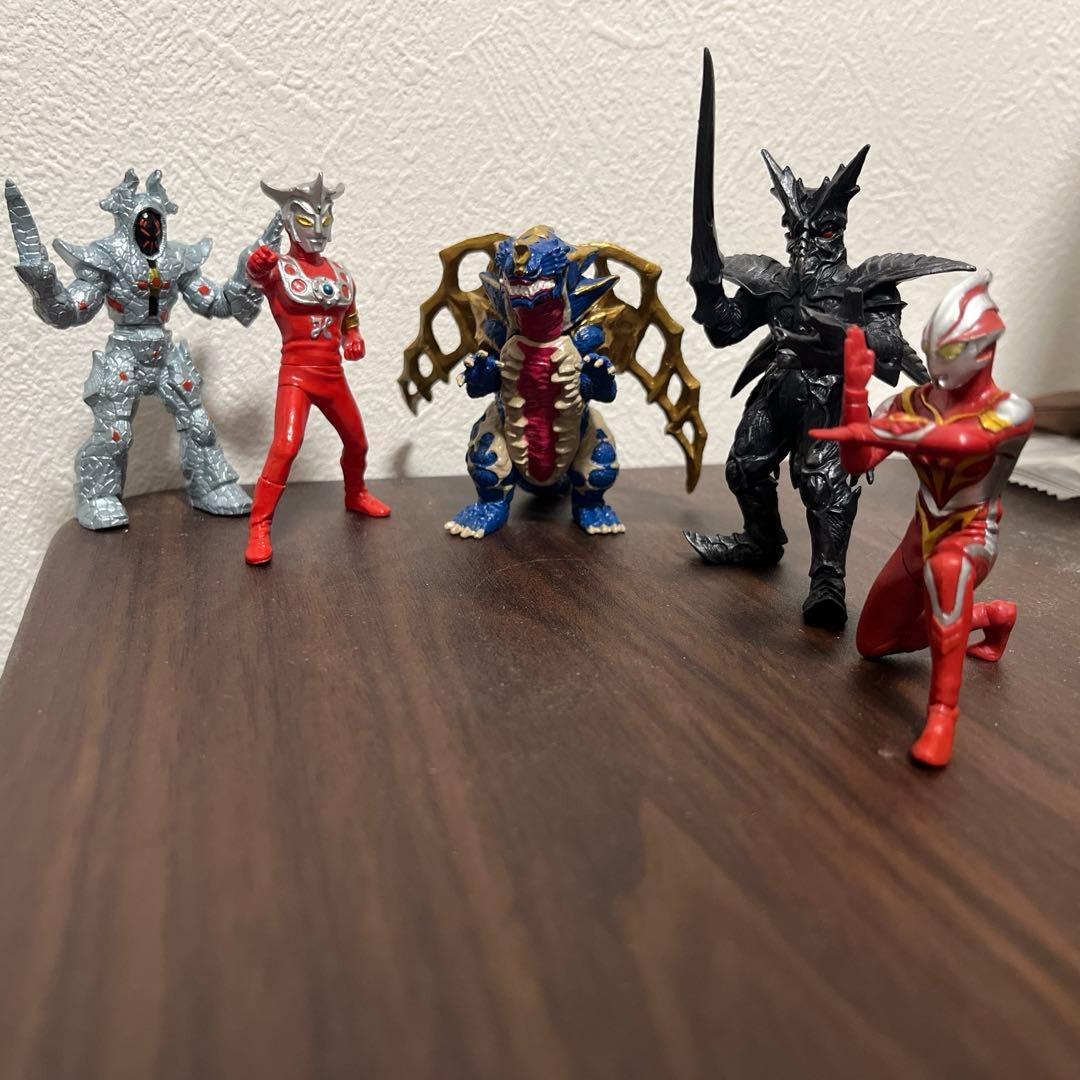 ウルトラマンシリーズ 怪獣フィギュア 5体セット - メルカリ