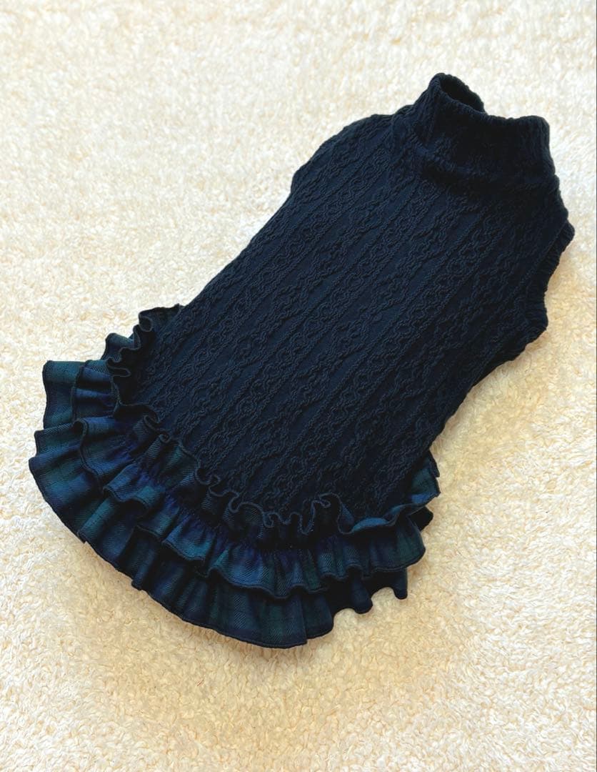 ハンドメイド 犬服 アラン風裾フリルタンクトップ（サイズオーダー）