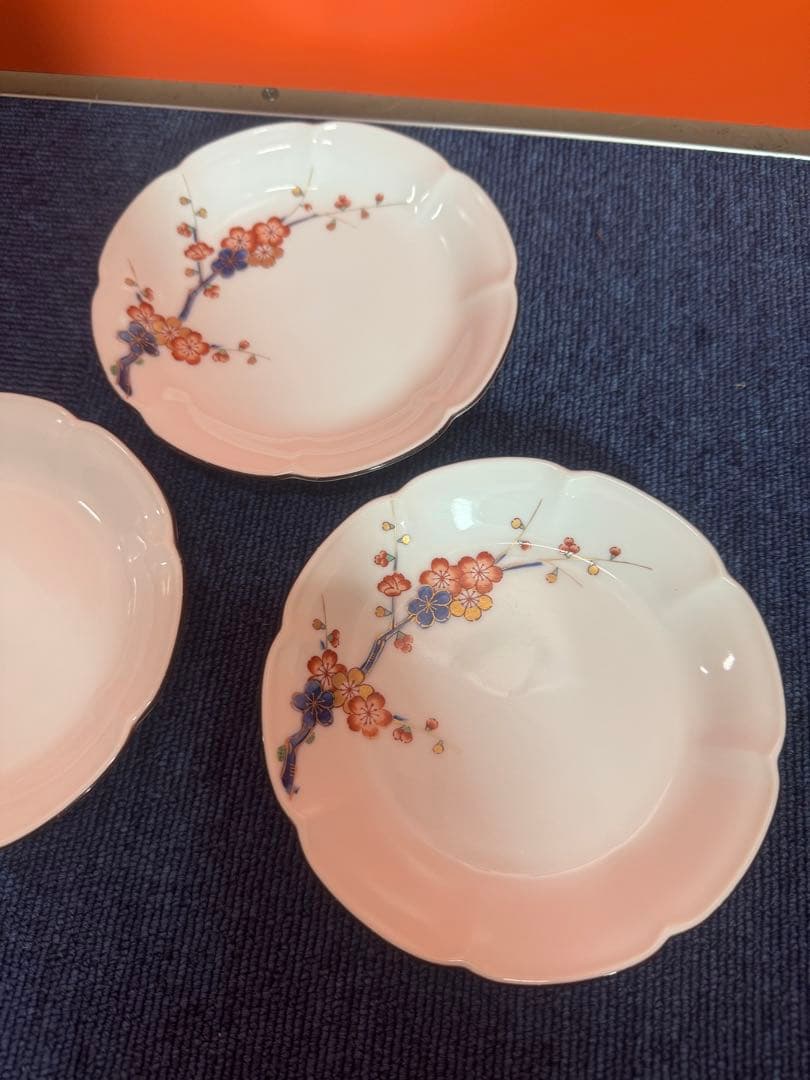 1708 深川製磁 梅文 花型皿 3客 美術品・アンティーク・コレクション