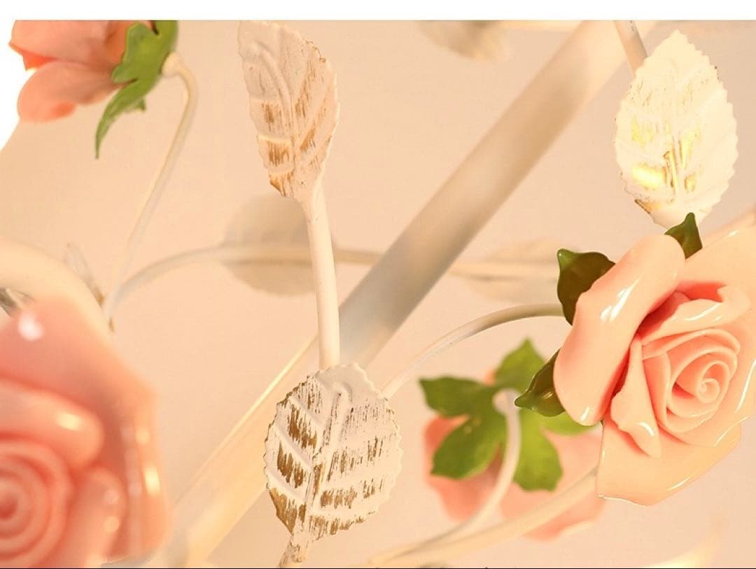 ローズ装飾付き6灯シャンデリア