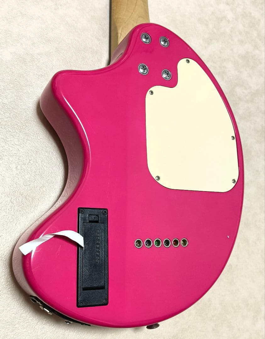 【美品！】ZO-3 パッションピンク アンプ内蔵ミニギター 専用ソフトケース付