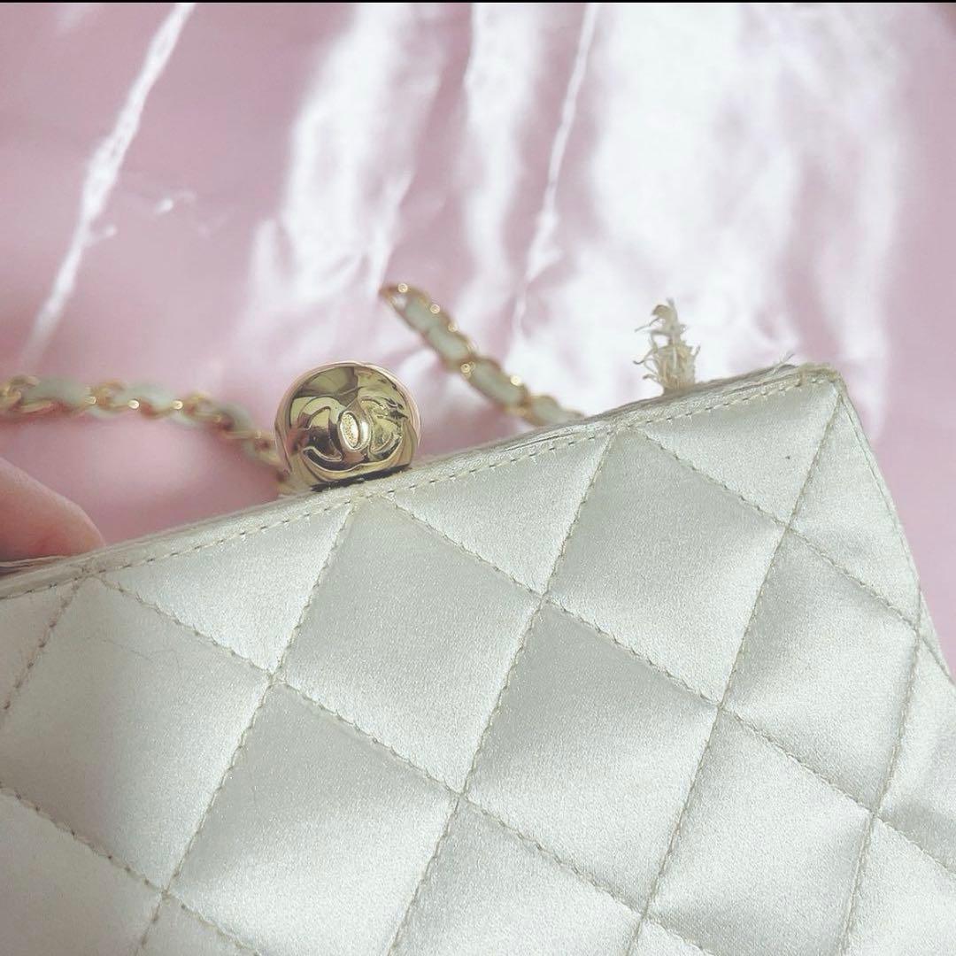 CHANELホワイト キルティング パーティーバッグ