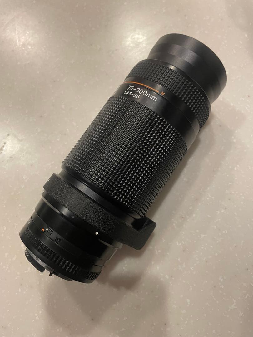 Nikon 75-300mm f/4.5-5.6 ズームレンズ