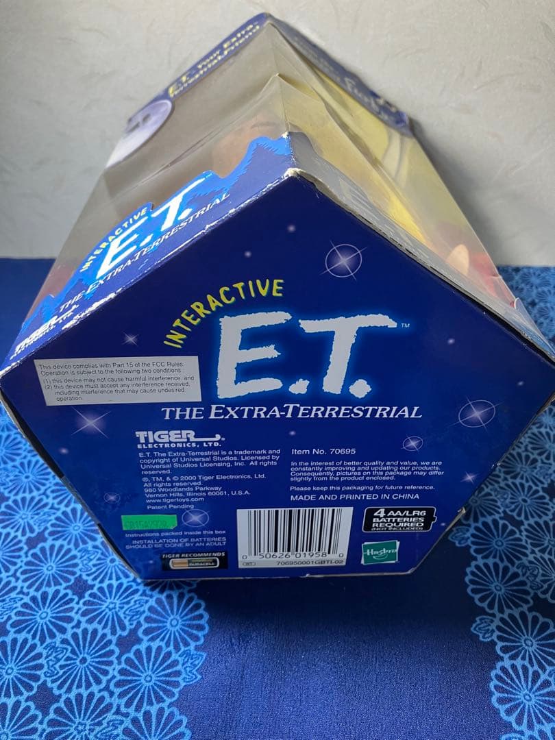 E.T. インタラクティブ フィギュア 赤　タイガーエレクトロニクス社