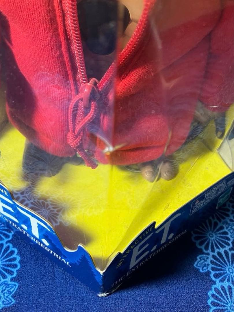 E.T. インタラクティブ フィギュア 赤　タイガーエレクトロニクス社